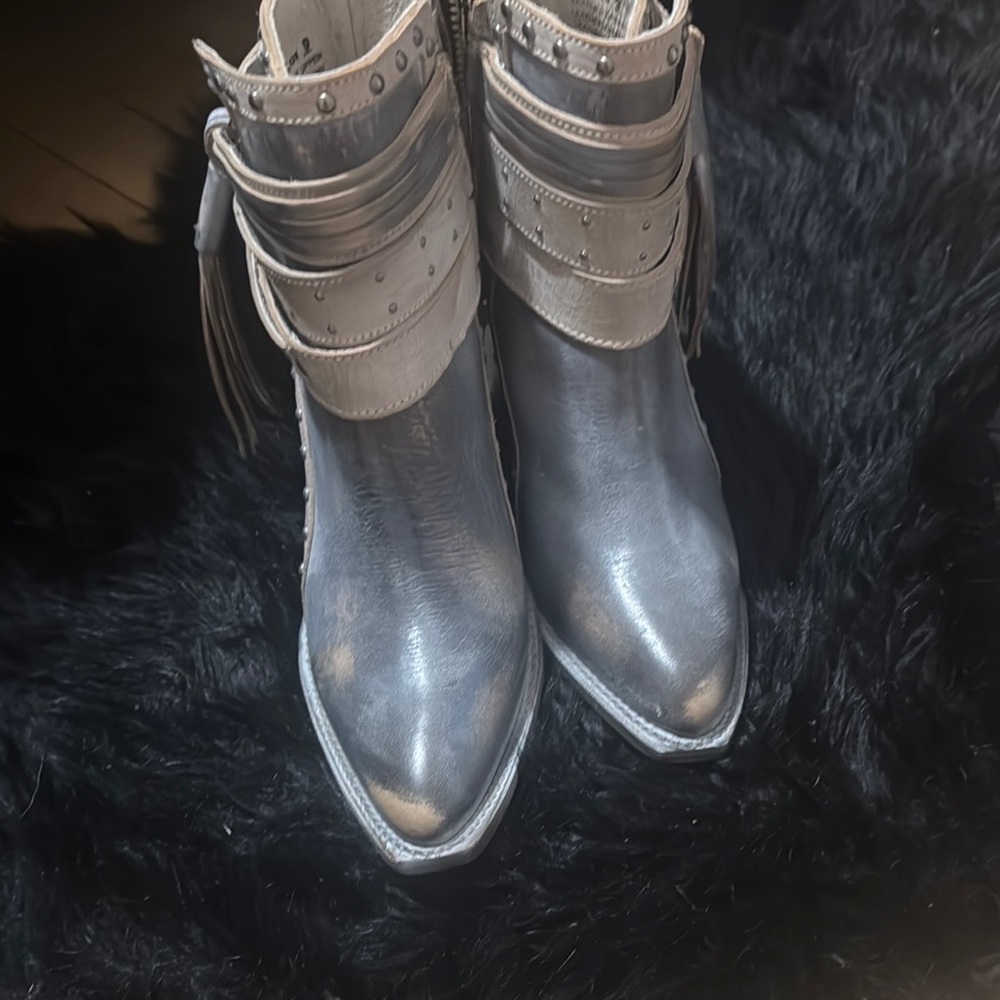 Stylish Gray Leather Women's Boots